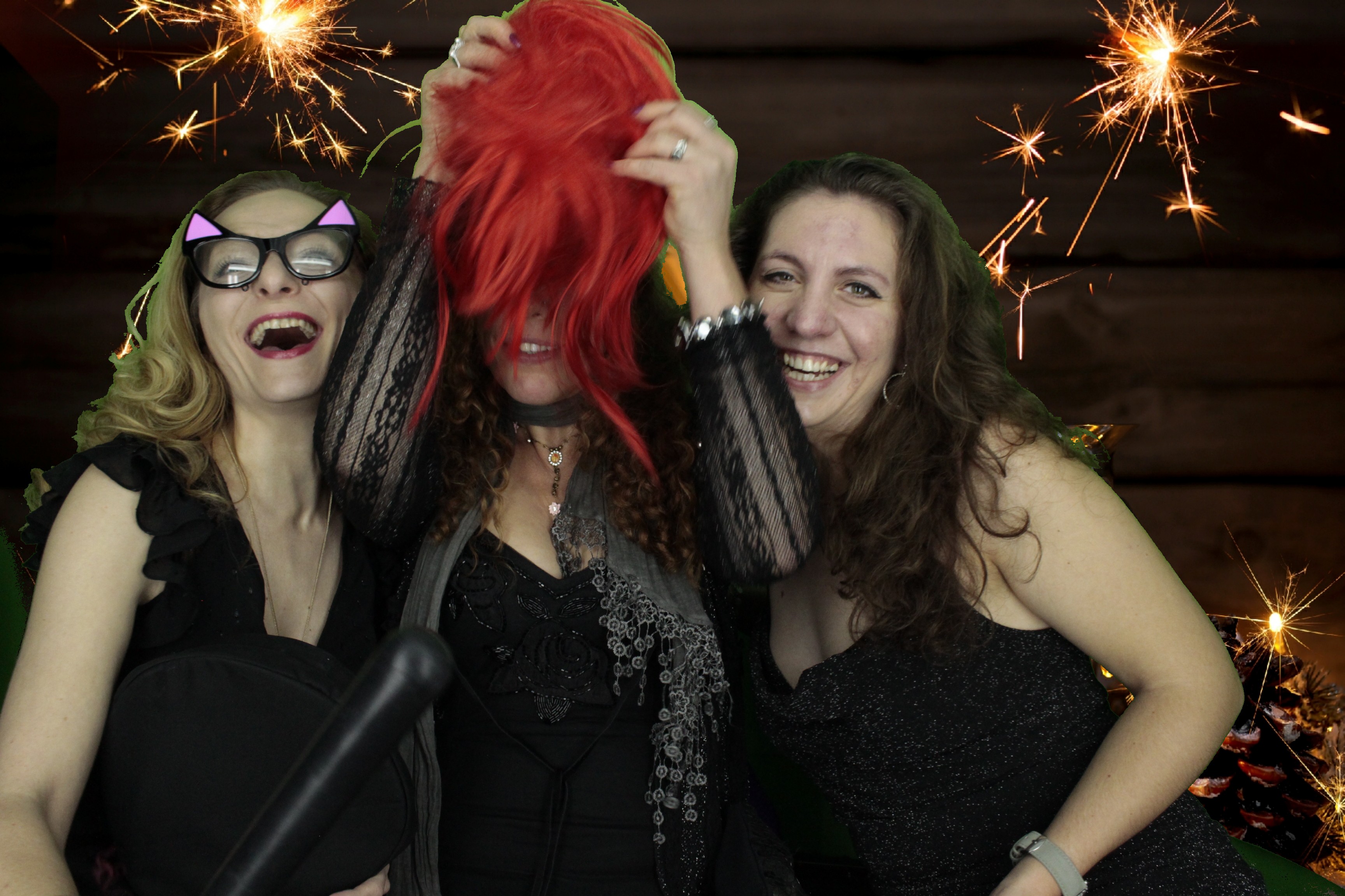 New Years Eve Party Silvermere | View more photos from the event at gallery.myphotoboothexperience.co.uk/u/MyPhotoBoothExperienceLtd/New-Years-Eve-Party-Silvermere
